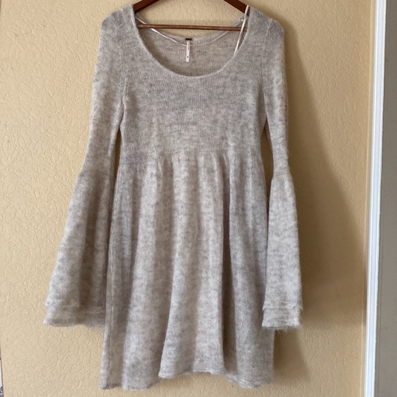 FP Juliet Alpaca-Merino blend knee length sweater dress & bell sleeves - Picture 4 of 16